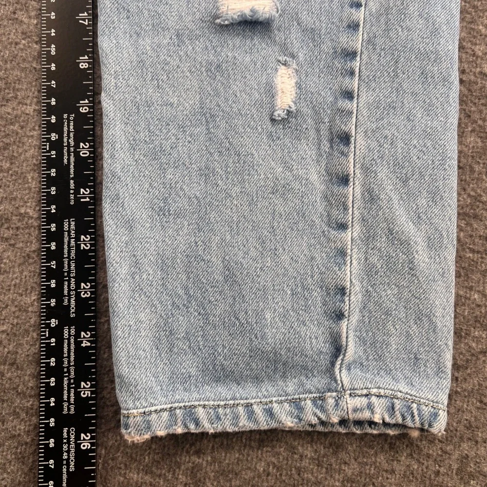 Forever 21 Premium Women Distressed High‎ Rise Mom Jeans Light Wash Size 26